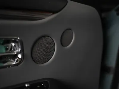 2025 رولز رويس قوست بلاك بادج