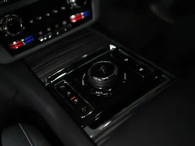 2025 رولز رويس قوست بلاك بادج