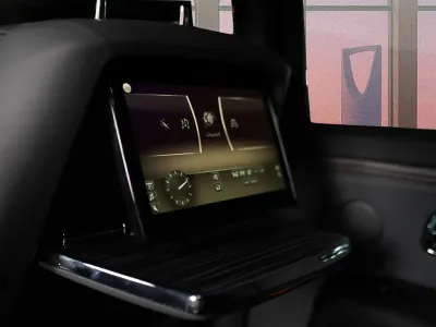 2025 رولز رويس قوست بلاك بادج