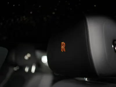 2025 رولز رويس قوست بلاك بادج