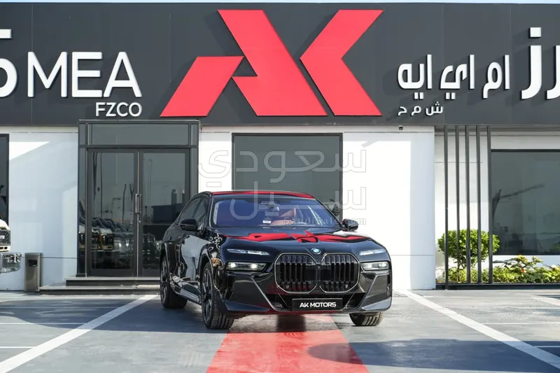 2026 بي ام دبليو الفئة السابعة 760 إل أي إم