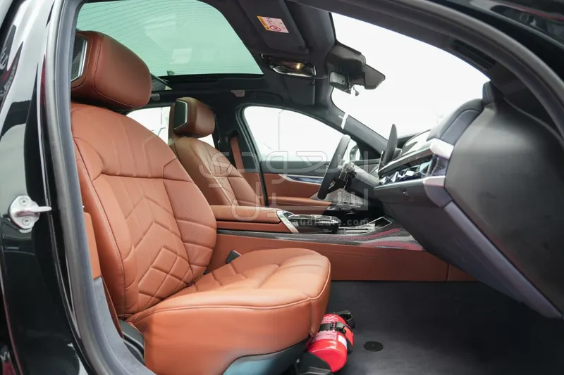 2026 بي ام دبليو الفئة السابعة 760 إل أي إم