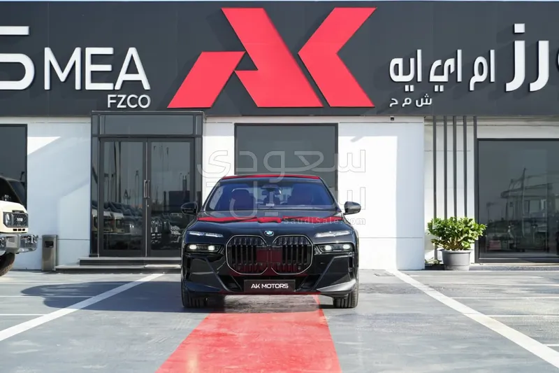 2026 بي ام دبليو الفئة السابعة 760 إل أي إم