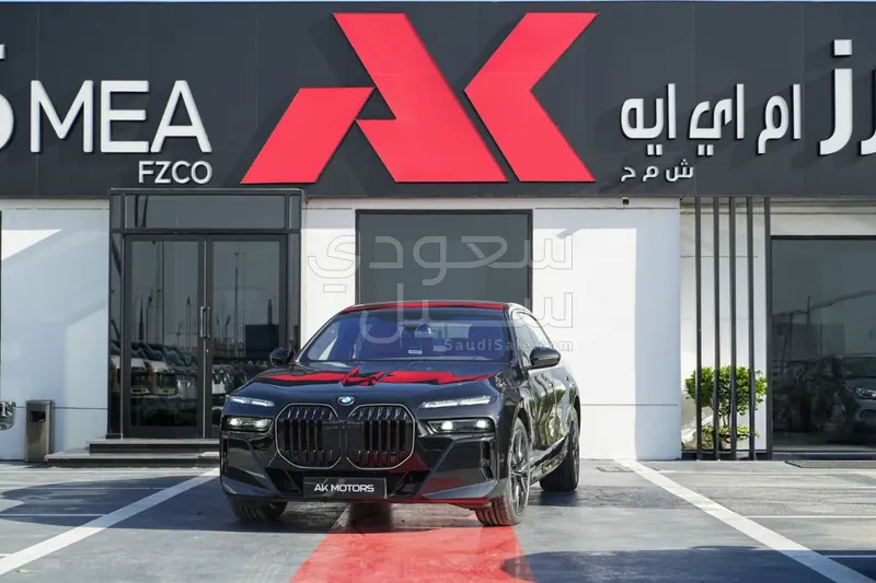 2026 بي ام دبليو الفئة السابعة 760 إل أي إم