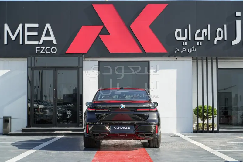 2026 بي ام دبليو الفئة السابعة 760 إل أي إم