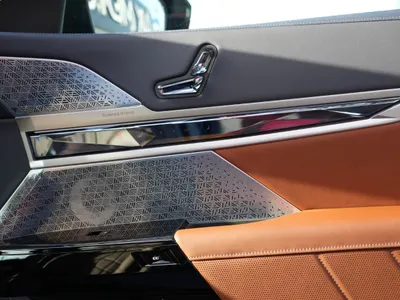 2026 بي ام دبليو الفئة السابعة 760 إل أي إم