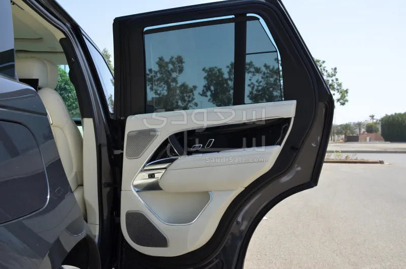 2025 لاند روفر رينج روفر اوتوبيوغرافي