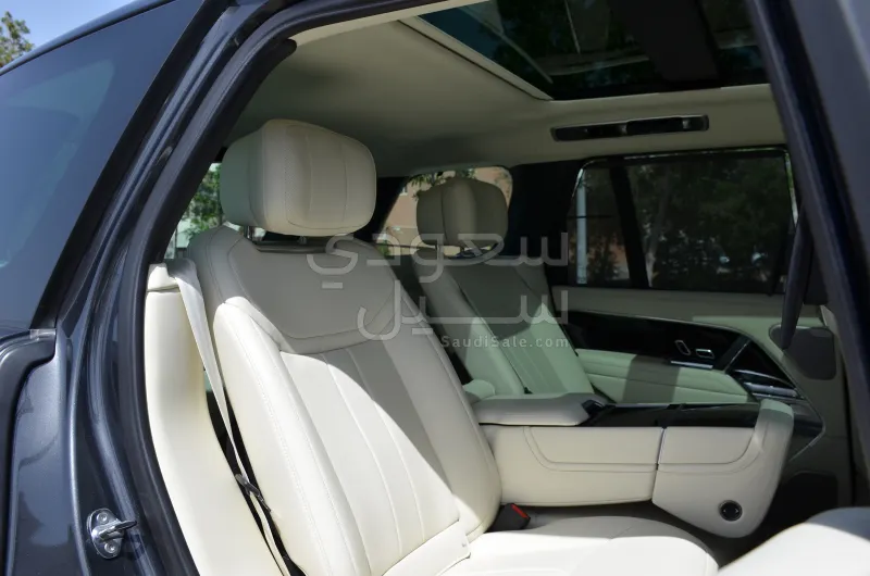 2025 لاند روفر رينج روفر اوتوبيوغرافي