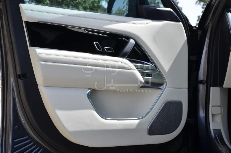 2025 لاند روفر رينج روفر اوتوبيوغرافي