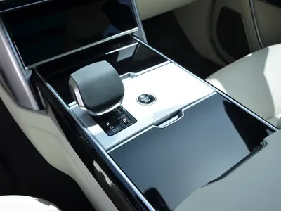 2025 لاند روفر رينج روفر اوتوبيوغرافي