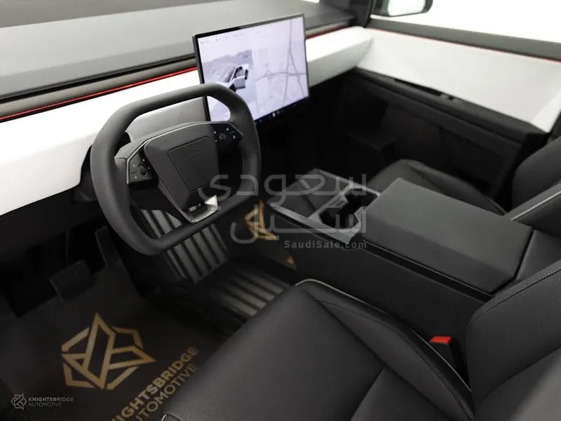 2024 تيسلا سايبر تراك