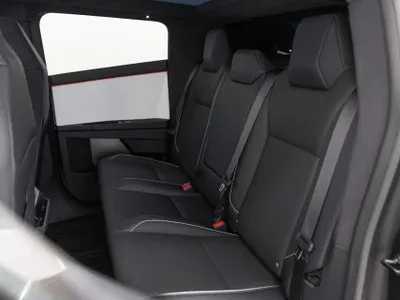 2024 تيسلا سايبر تراك