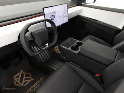 2024 تيسلا سايبر تراك