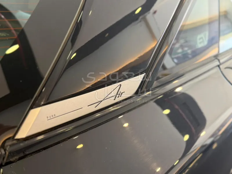 2025 لوسيد اير بيور