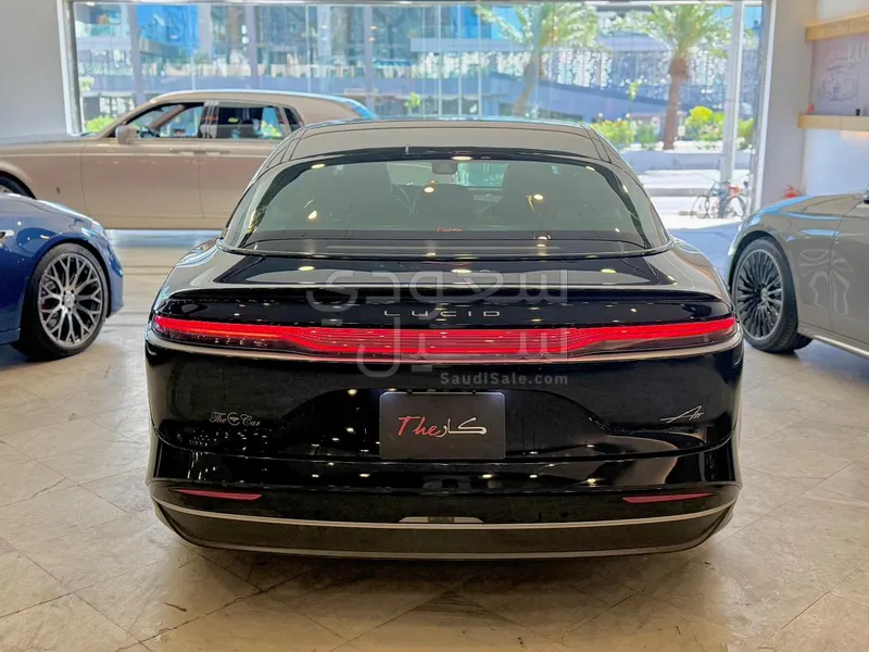 2025 لوسيد اير بيور