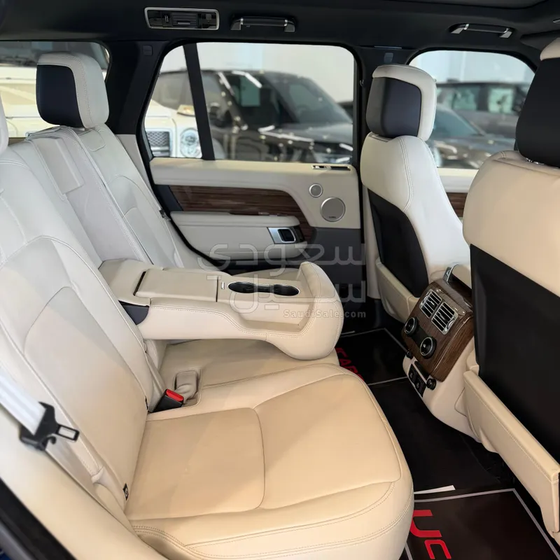 2022 لاند روفر رينج روفر كلاسيك