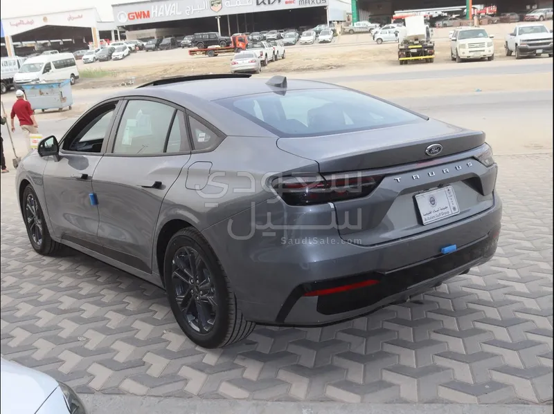 2026 فورد توروس امبيانتي