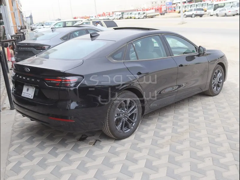 2026 فورد توروس ترند