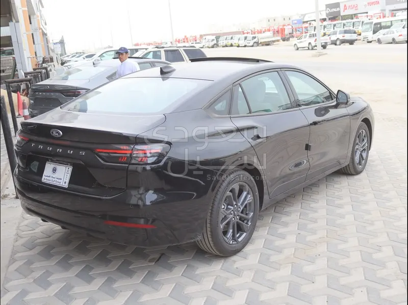 2026 فورد توروس ترند