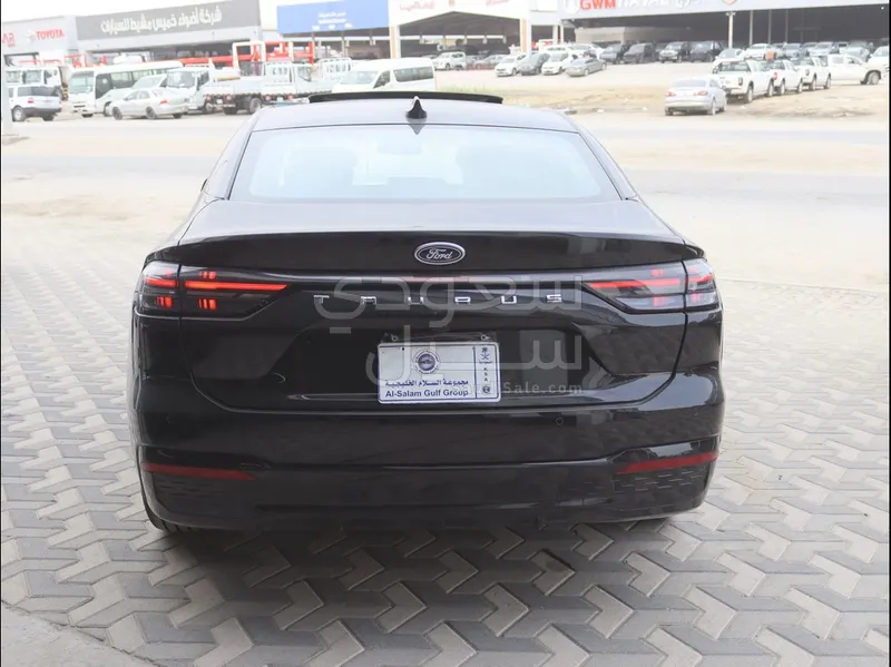 2026 فورد توروس ترند