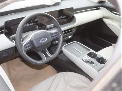 2026 فورد توروس ترند