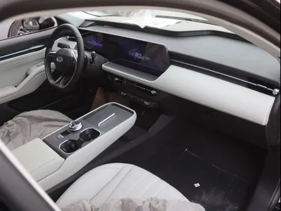 2026 فورد توروس ترند