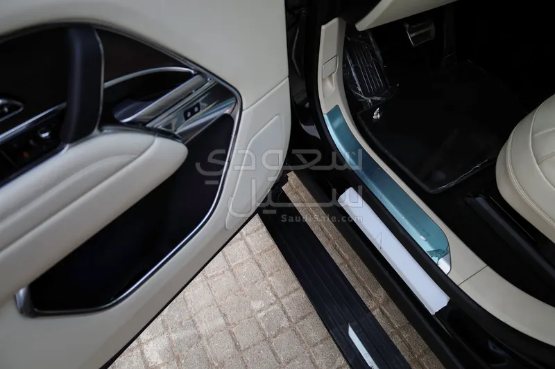 2024 لاند روفر رينج روفر اتش اس اي