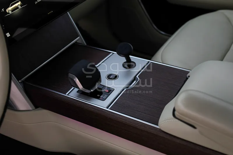 2024 لاند روفر رينج روفر اتش اس اي