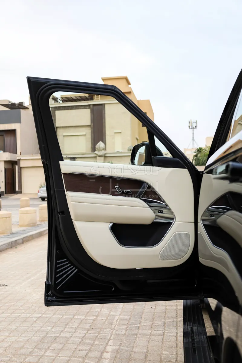 2024 لاند روفر رينج روفر اتش اس اي