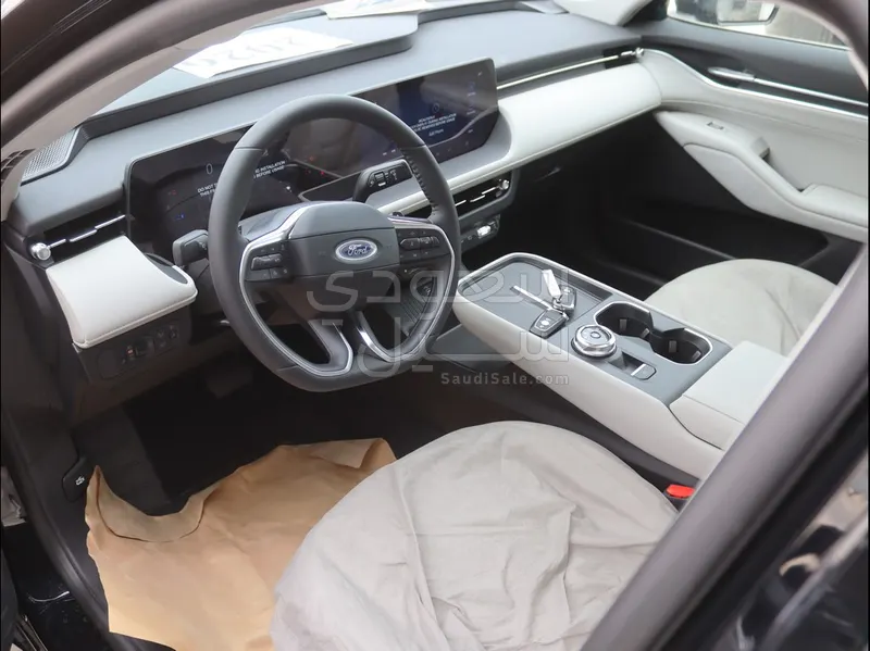 2026 فورد توروس امبيانتي