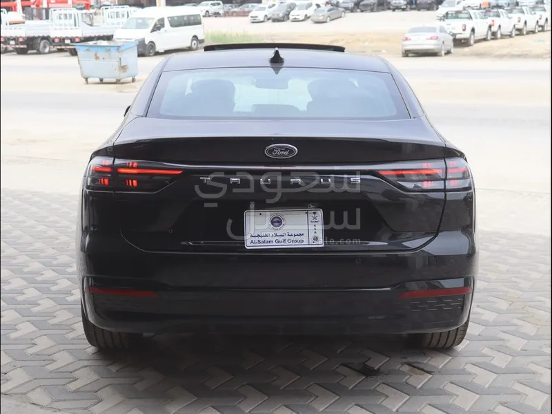 2026 فورد توروس امبيانتي