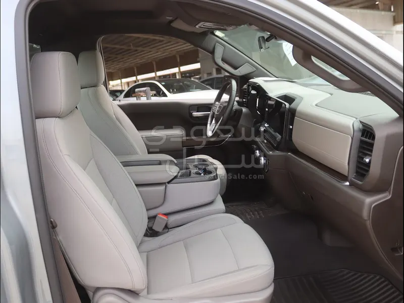 2023 جي ام سي سييرا اس ال اي