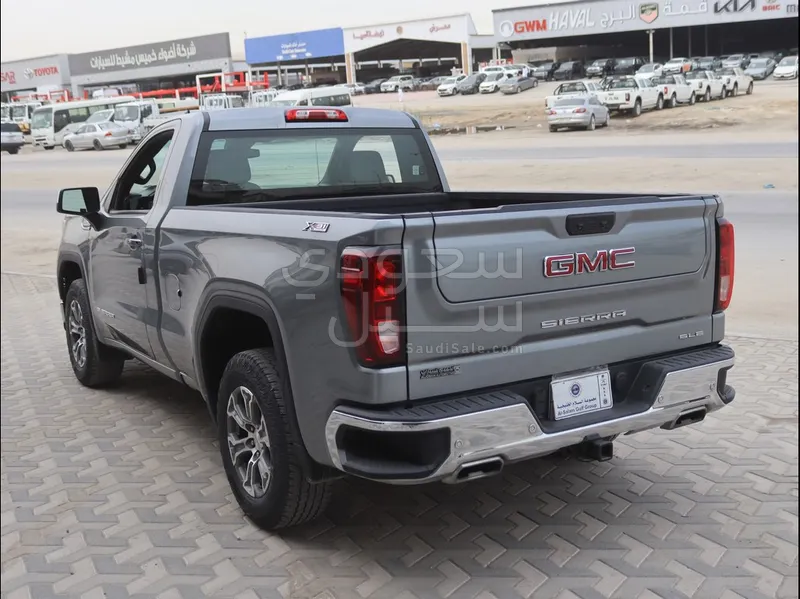 2023 جي ام سي سييرا اس ال اي