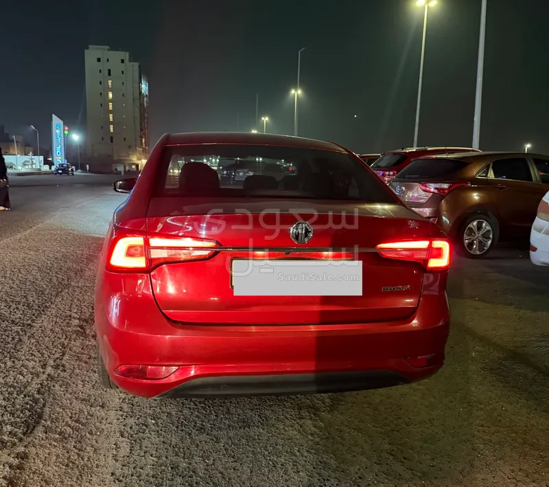 2021 ام جي ام جي 5