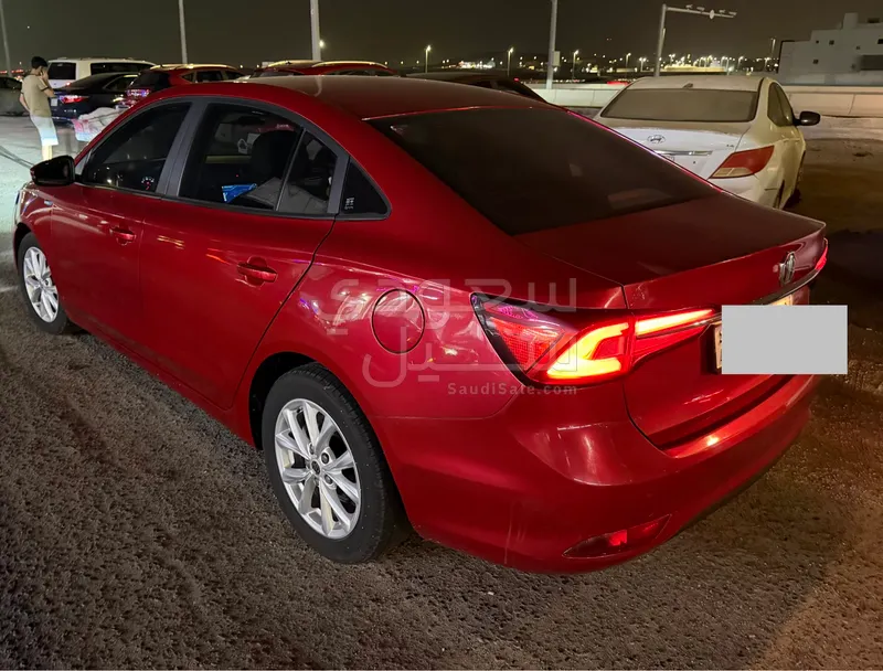 2021 ام جي ام جي 5