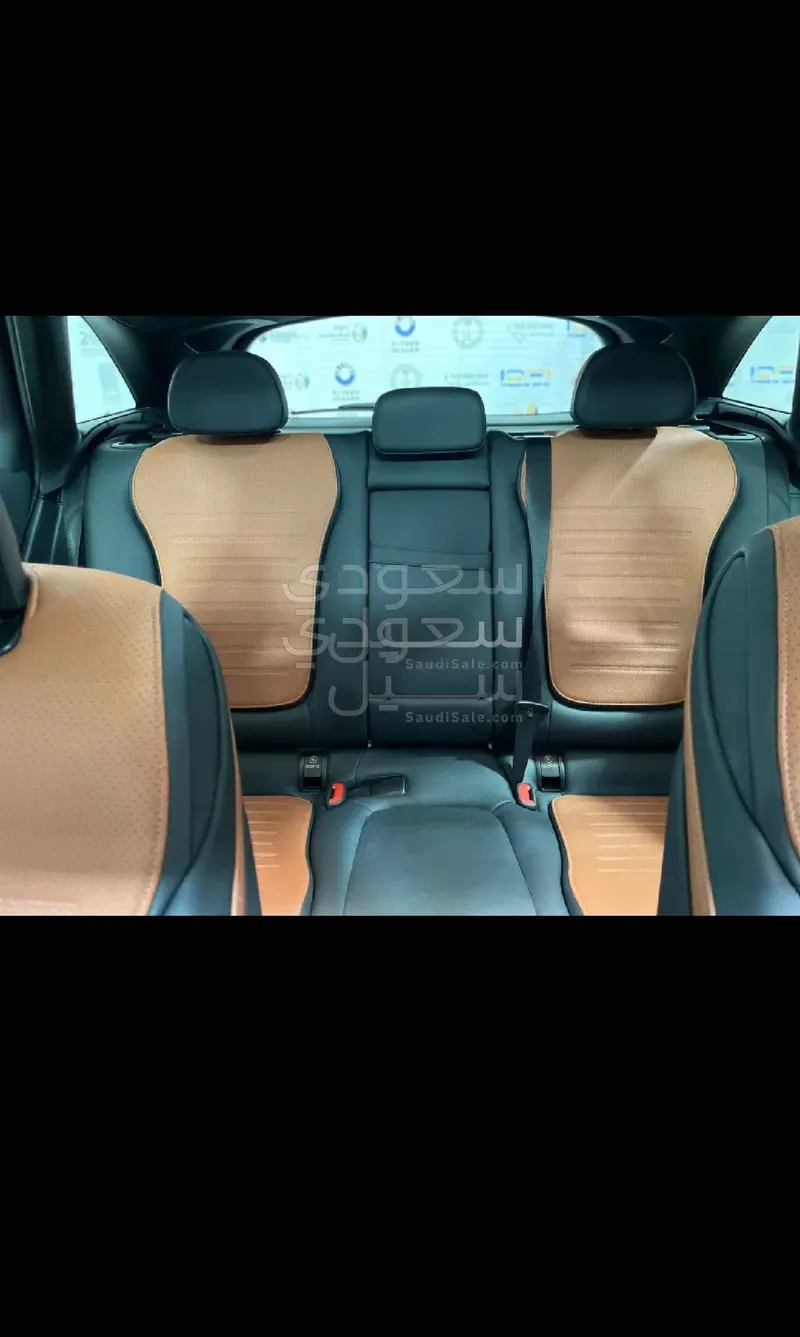 2023 مرسيدس - بنز جي إل سي 200