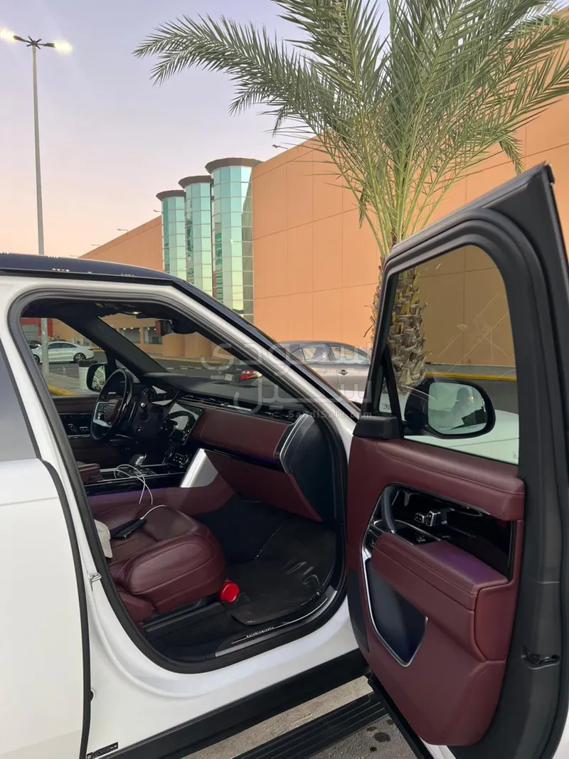 2023 لاند روفر رينج روفر فوج اوتوبيوغرافي