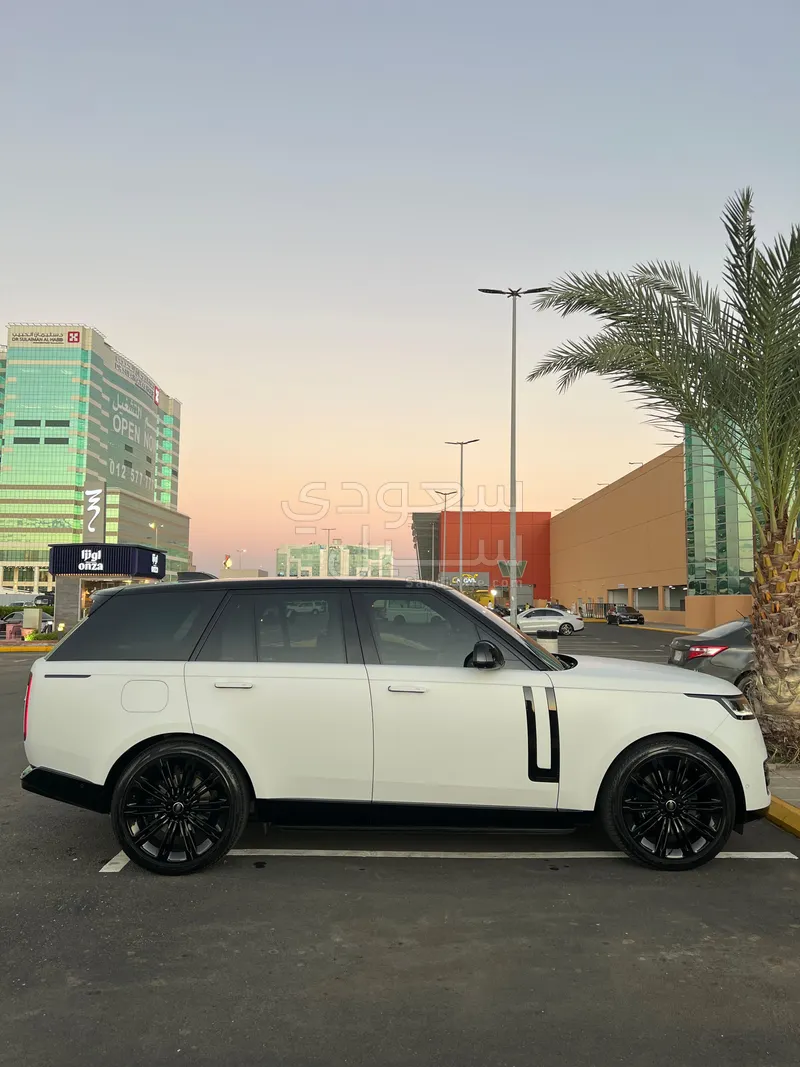 2023 لاند روفر رينج روفر فوج اوتوبيوغرافي