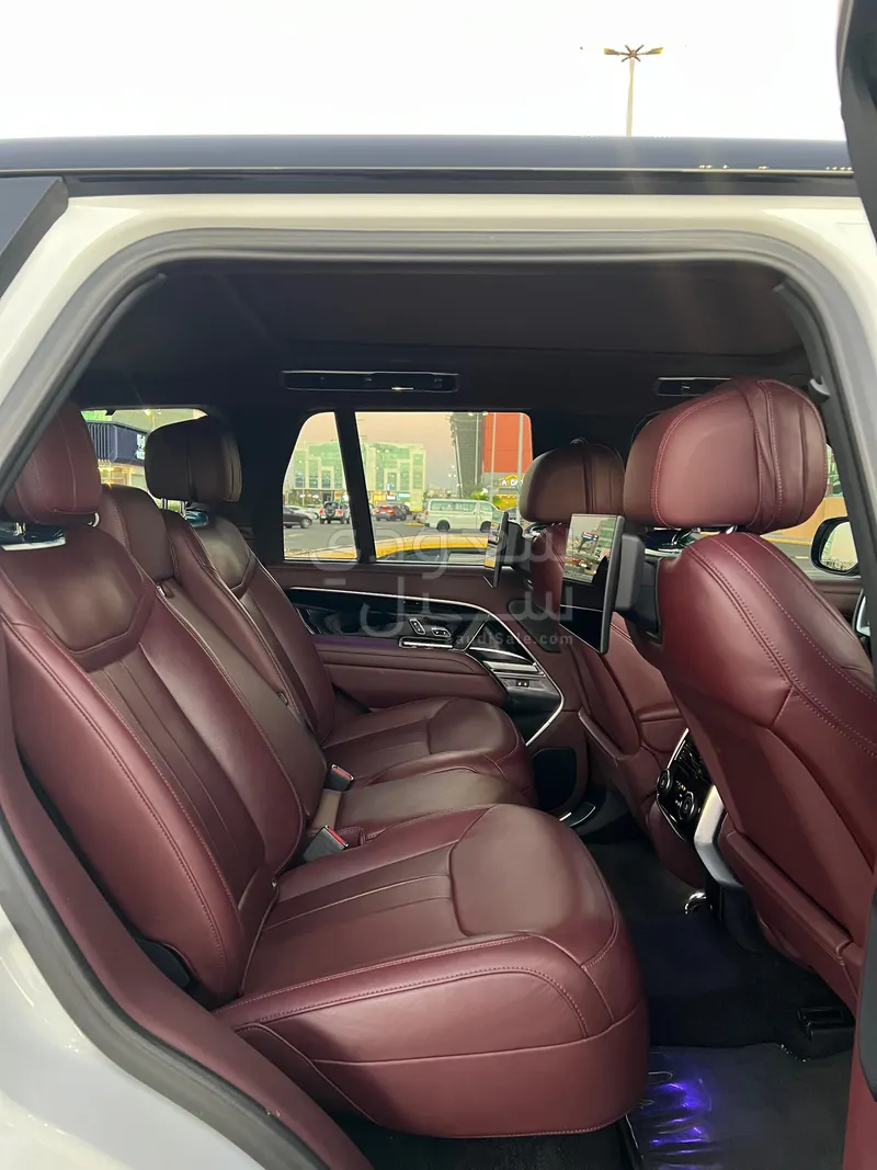 2023 لاند روفر رينج روفر فوج اوتوبيوغرافي