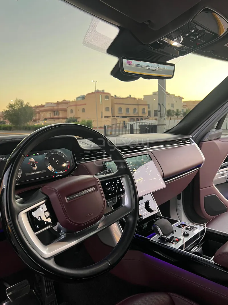 2023 لاند روفر رينج روفر فوج اوتوبيوغرافي