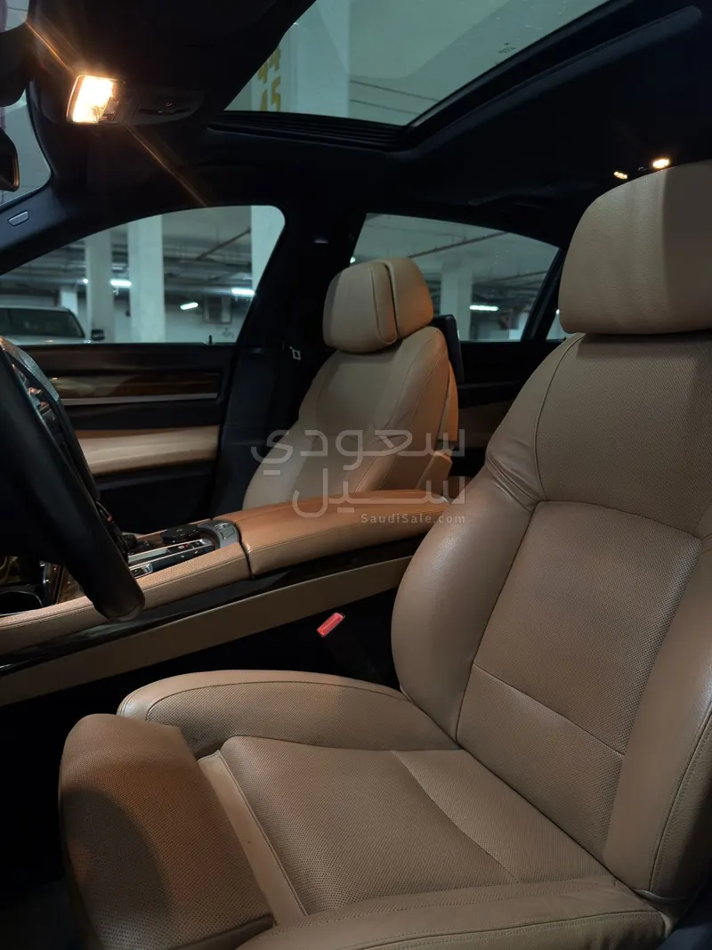 2013 بي ام دبليو الفئة السابعة 750 إل أي