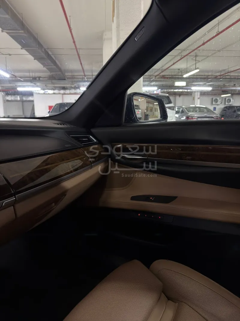 2013 بي ام دبليو الفئة السابعة 750 إل أي