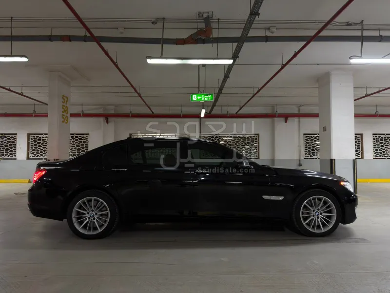 2013 بي ام دبليو الفئة السابعة 750 إل أي