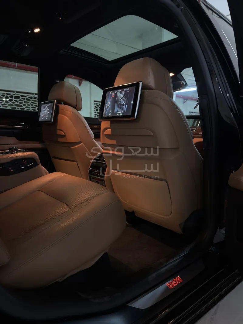 2013 بي ام دبليو الفئة السابعة 750 إل أي