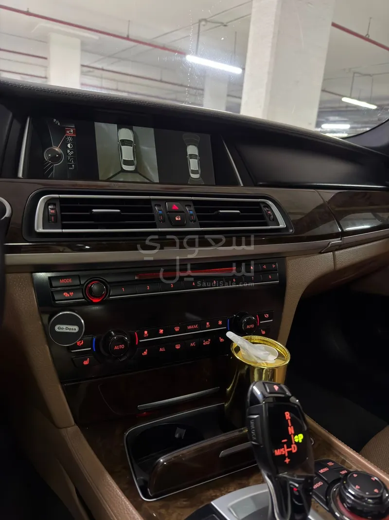 2013 بي ام دبليو الفئة السابعة 750 إل أي