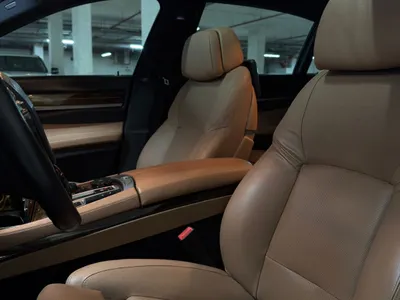 2013 بي ام دبليو الفئة السابعة 750 إل أي