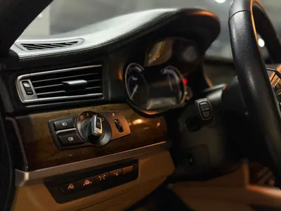 2013 بي ام دبليو الفئة السابعة 750 إل أي