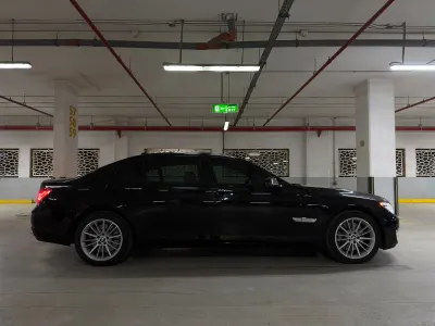 2013 بي ام دبليو الفئة السابعة 750 إل أي