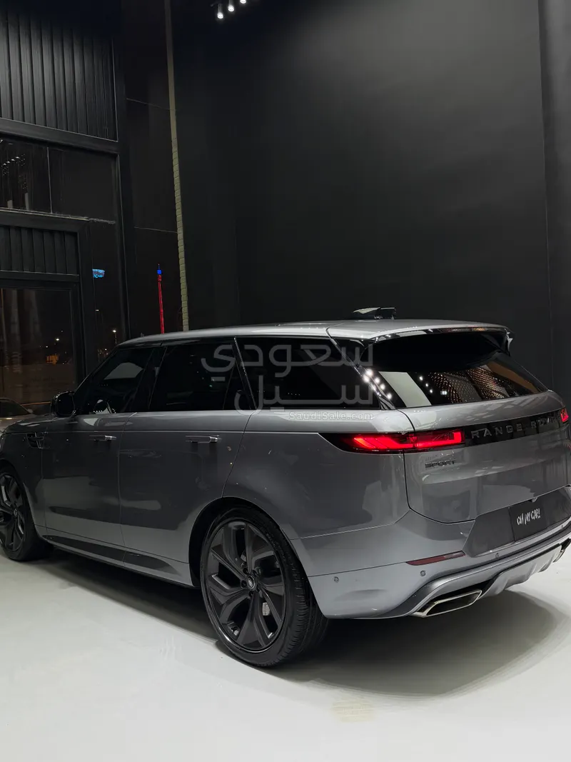 2024 لاند روفر رينج روفر سبورت اتش اس اي