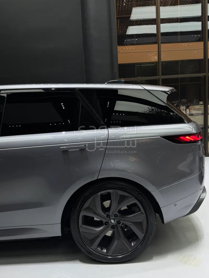 2024 لاند روفر رينج روفر سبورت اتش اس اي